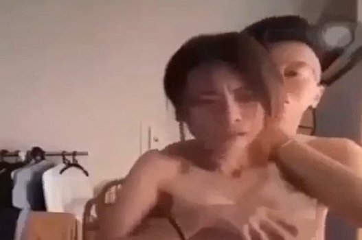 Хоанг Куу Бао и ее подруга Линх Линх испытывают горячие в частных клипах