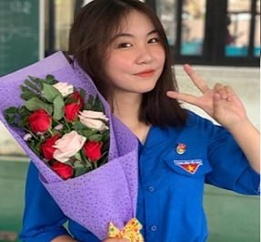 Le Thu CUC добровольный студент демонстрирует горячую кровать.